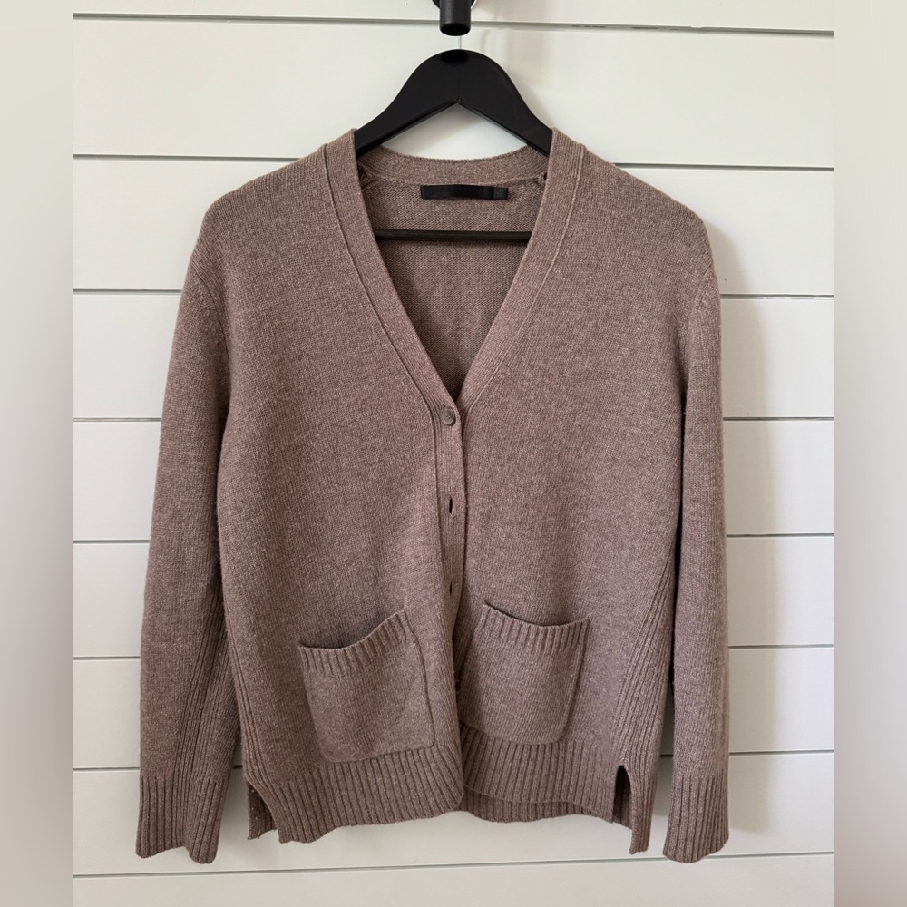 Jennie Kayne Cardigan In Taupe